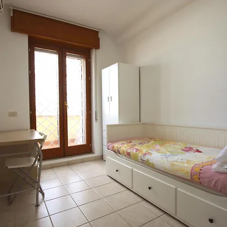 Manuela House * רומא