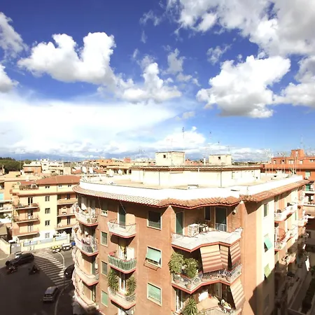 Manuela House 아파트 *