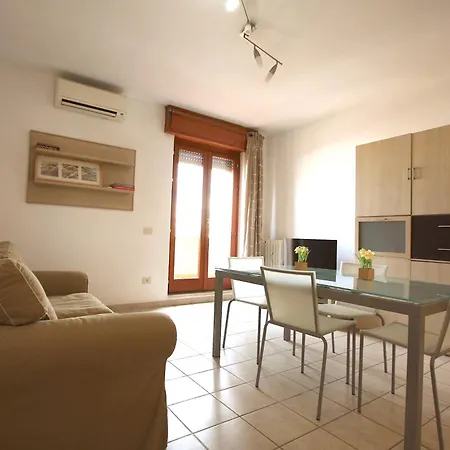 Manuela House Rom